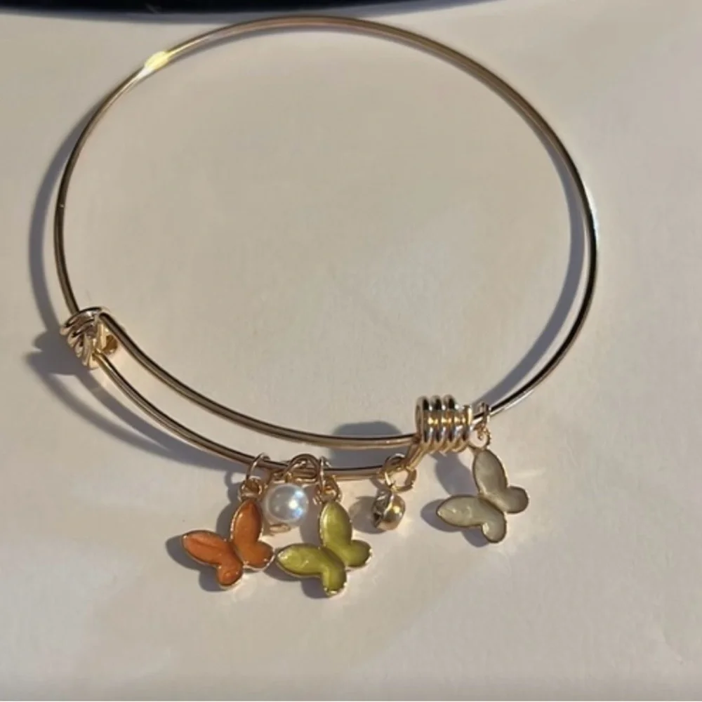 N/A butterfly bangle